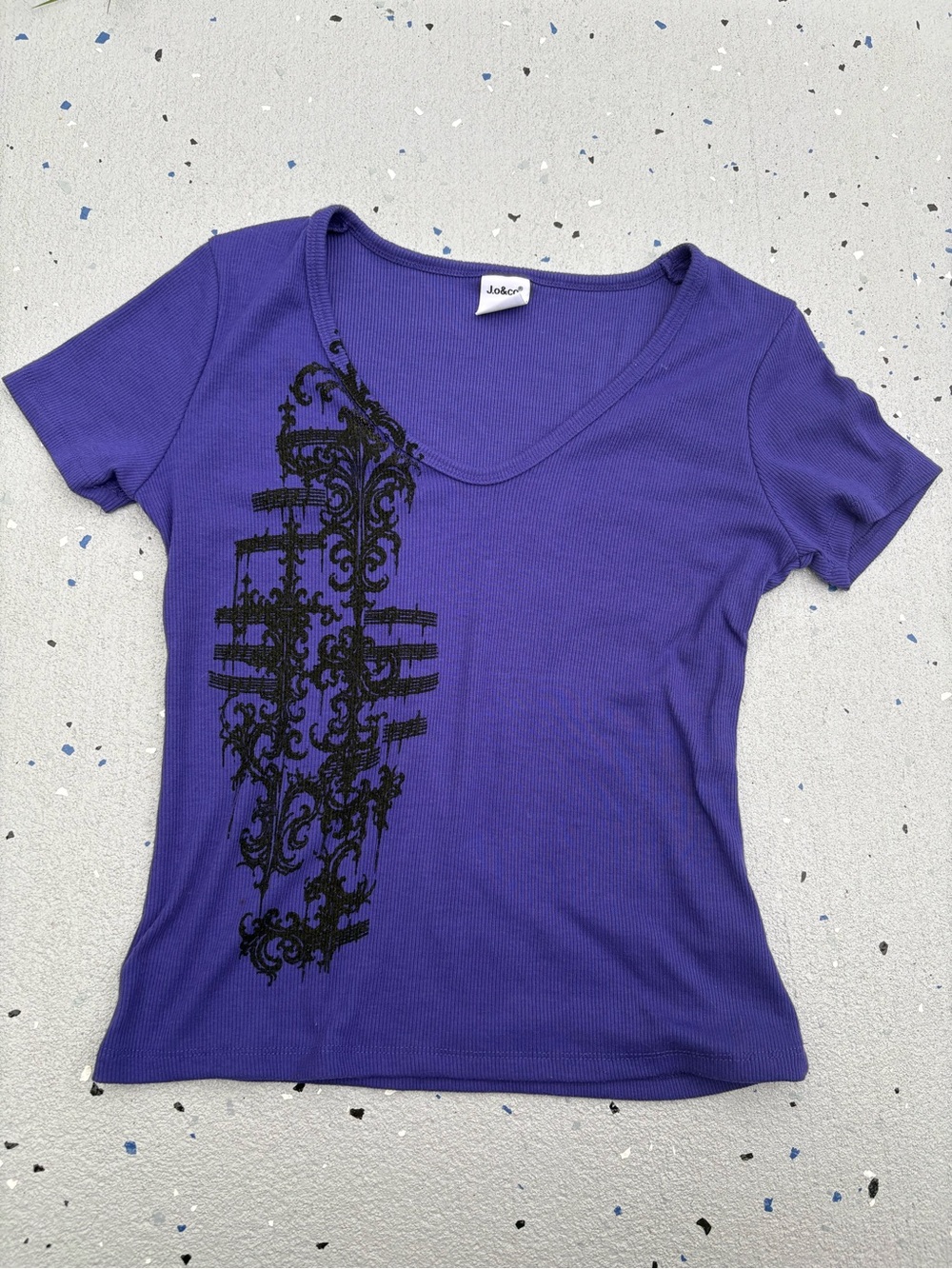 V-Neck Purple Short Sleeve Tee with Black Scroll Print